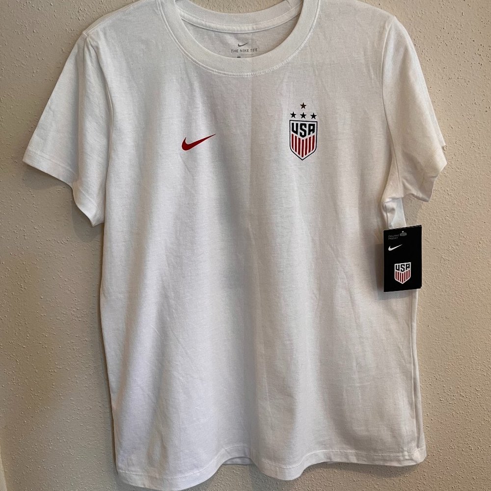 NWT Nike Women's Tee Megan Rapinoe, Size Large